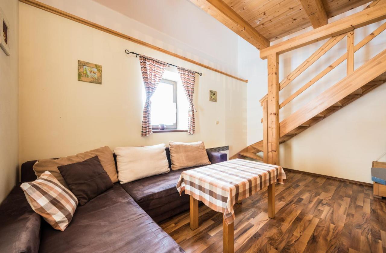 Penzion U Lisky Jarosov nad Nezarkou Extérieur photo